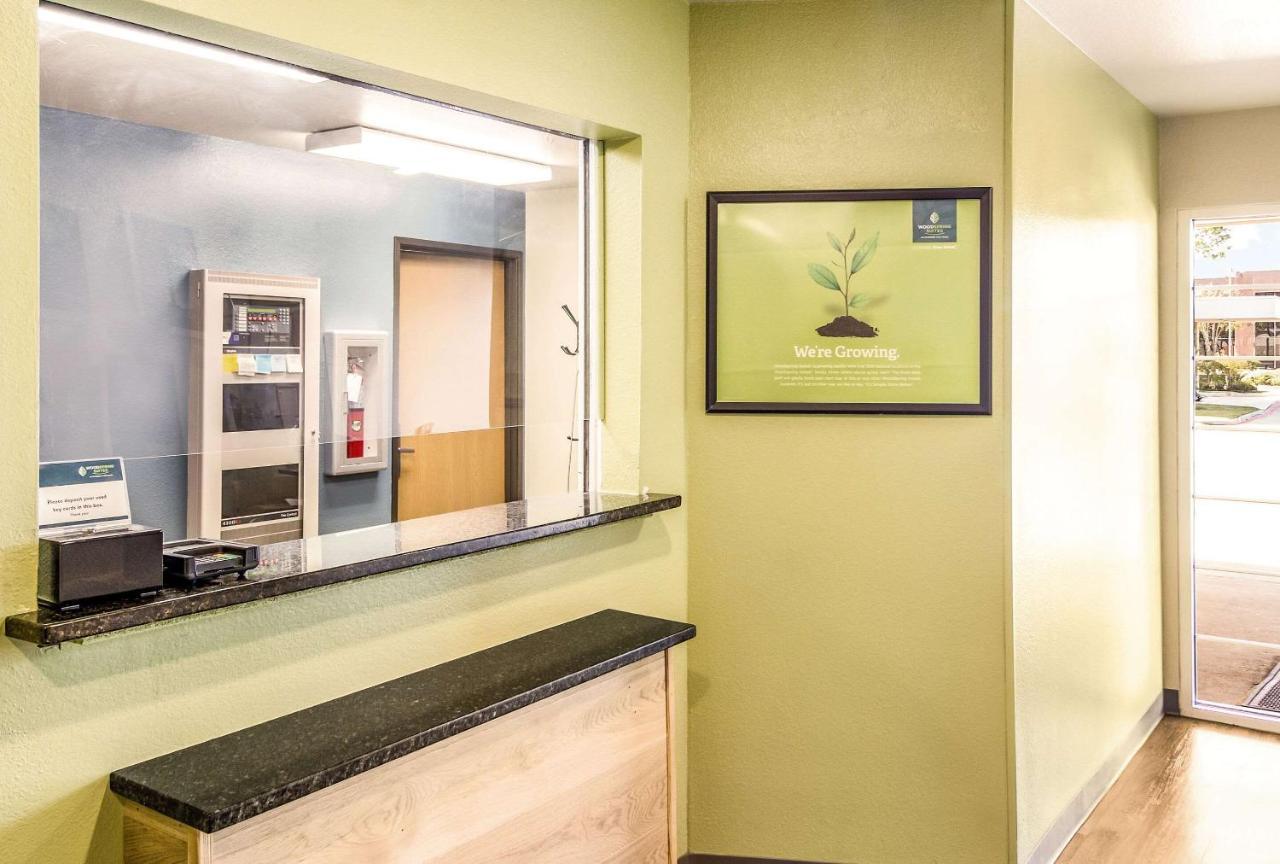 Woodspring Suites Houston Baytown Bagian luar foto